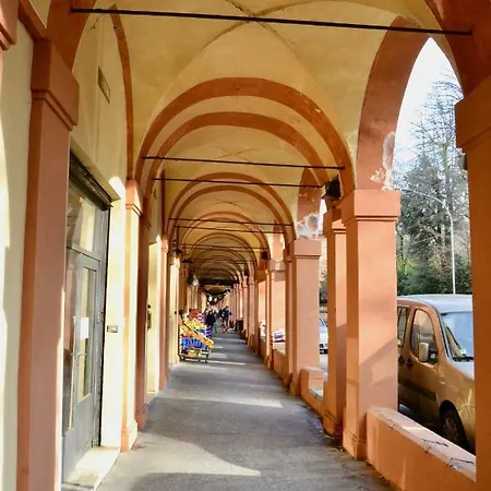 Il Portico Di Saragozza Болонья